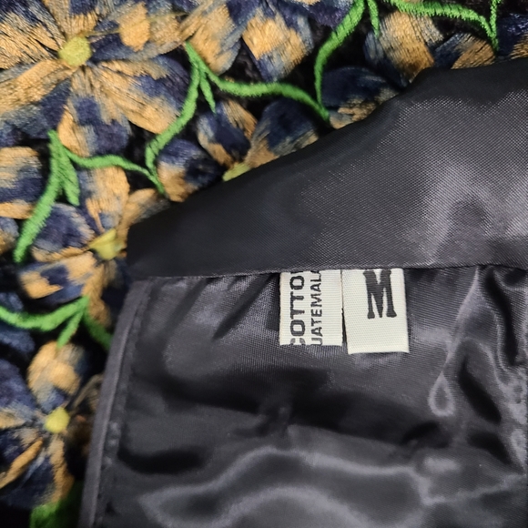 Hungarian Woman's Embroidered Outer Vest, Size: Medium Color: Floral - Picture 8 of 14